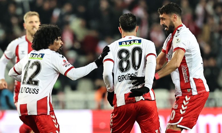 Sivasspor'da Şok Karar! Golcü Rey Manaj Kadro Dışı Bırakıldı!
